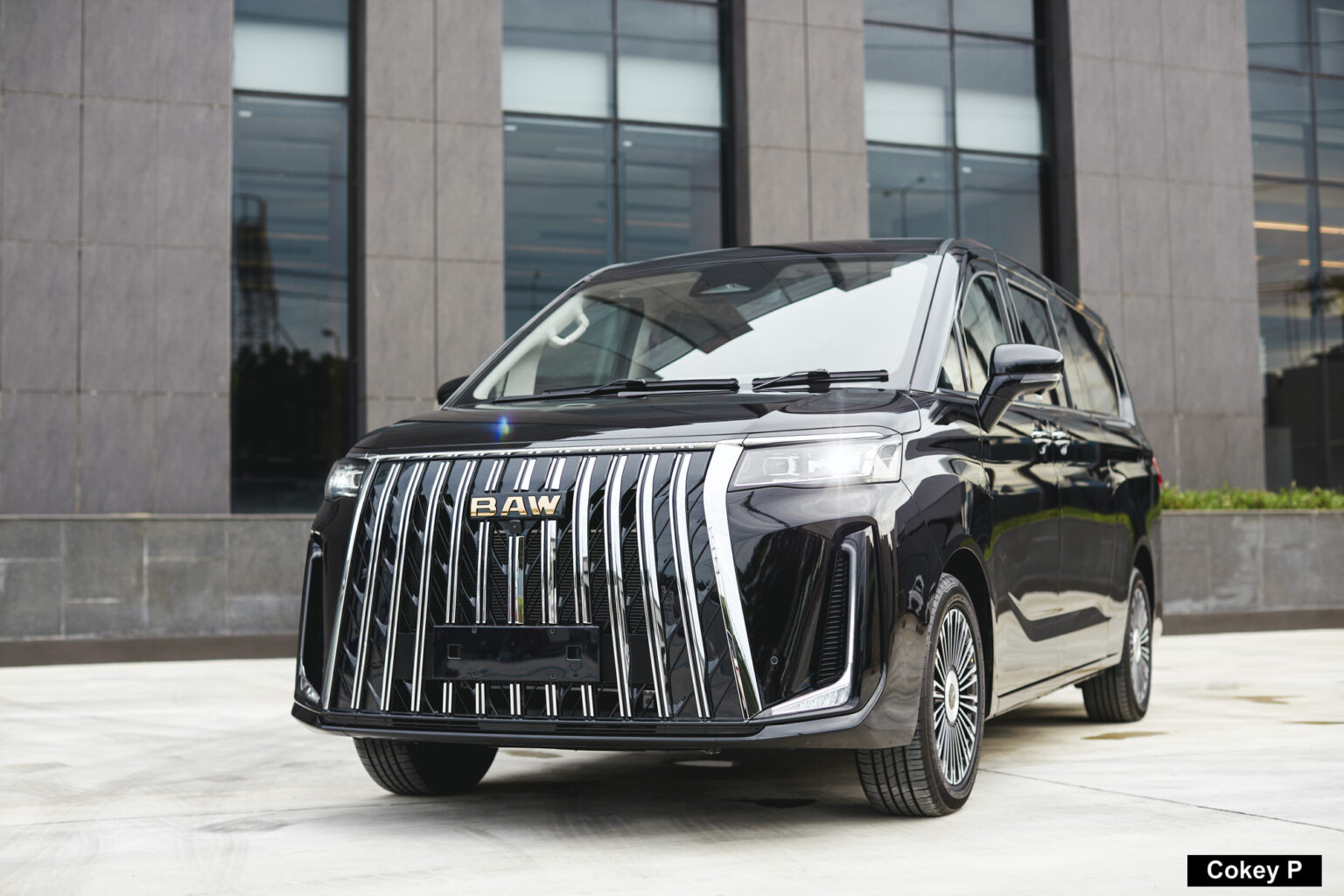NEX เสริมทัพ EV เปิดตัว BAW M8 Flagship เจาะตลาดครอบครัวและองค์กรยุคใหม่